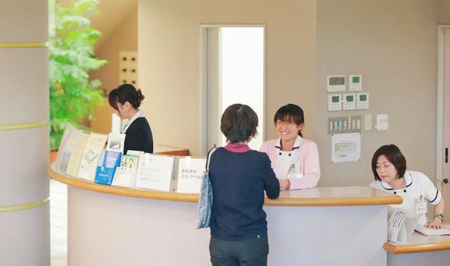 外来受付のスタッフ