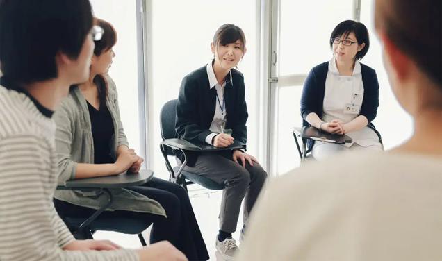 専門チームが復職支援を行う様子